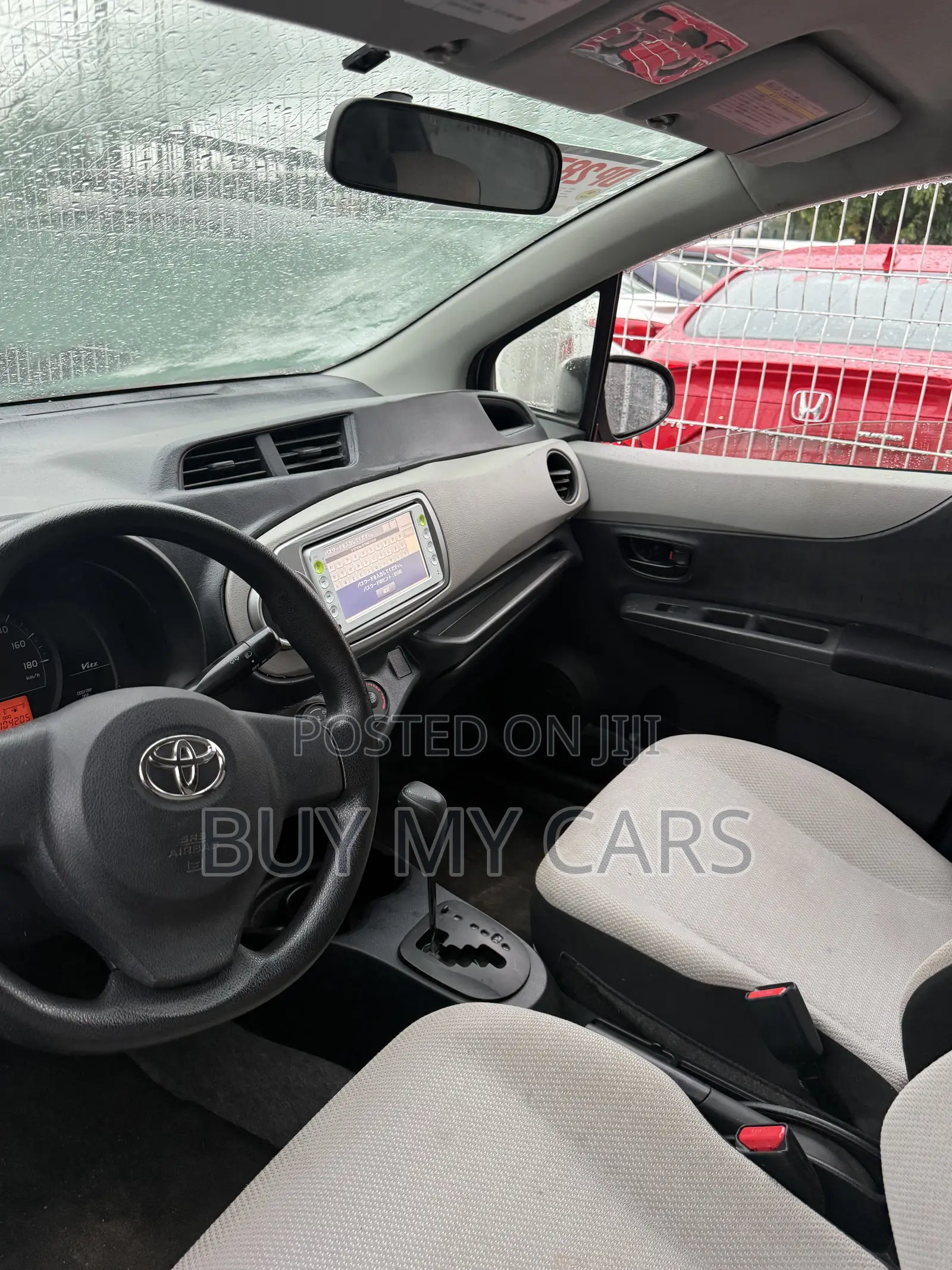 Toyota Vitz 1.3 AWD 3dr 2014 Gray