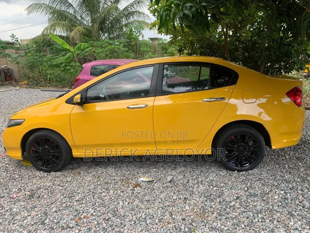 Honda Civic 2014 Yellow