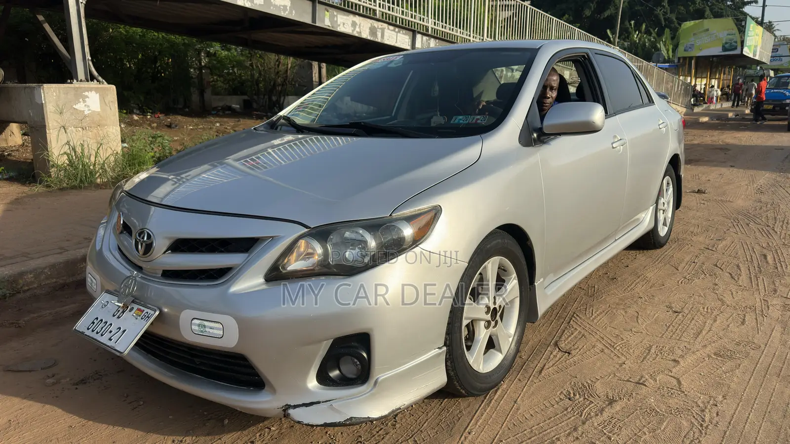 Toyota Corolla LE Special Edition 4dr Sedan (1.8L 4cyl 4A) 2013 Silver