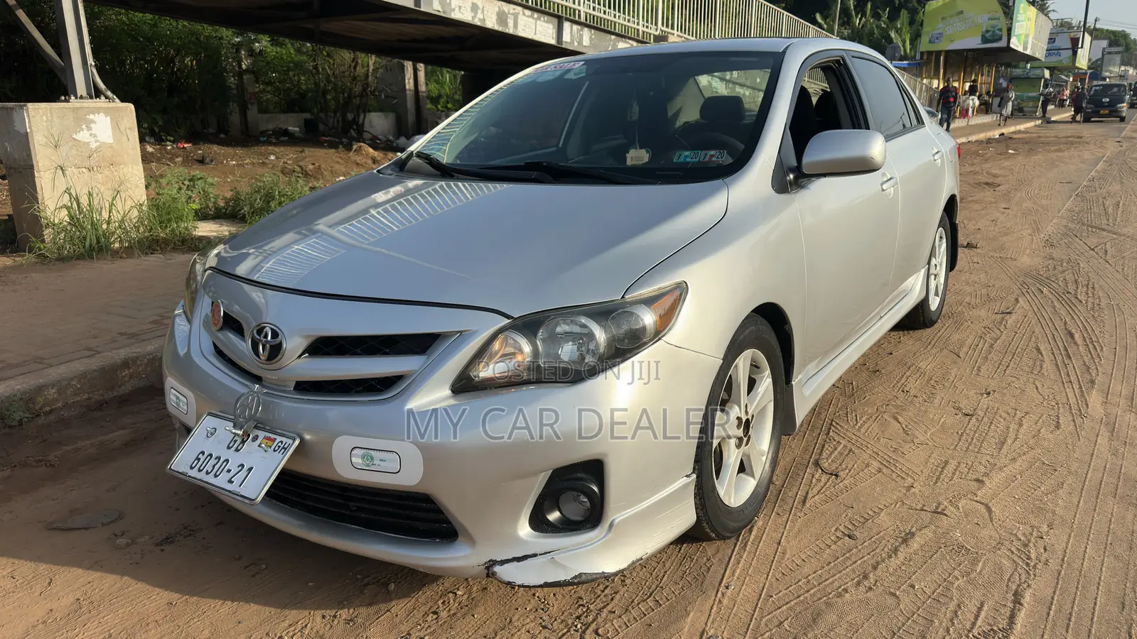 Toyota Corolla LE Special Edition 4dr Sedan (1.8L 4cyl 4A) 2013 Silver