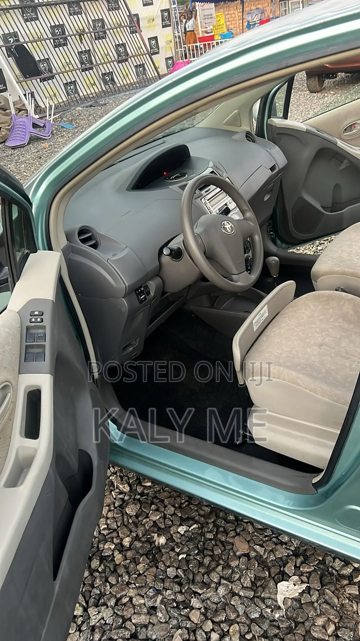 Toyota Vitz 2010 Pearl