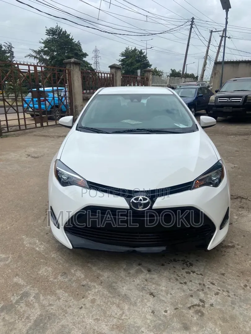 Toyota Corolla LE 4dr Sedan (1.8L 4cyl CVT) 2015 White