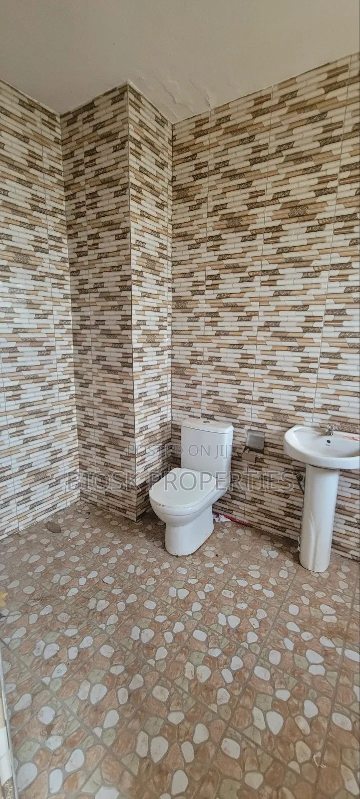 2bdrm Apartment in Biosk Properties, Pentecost for rent
