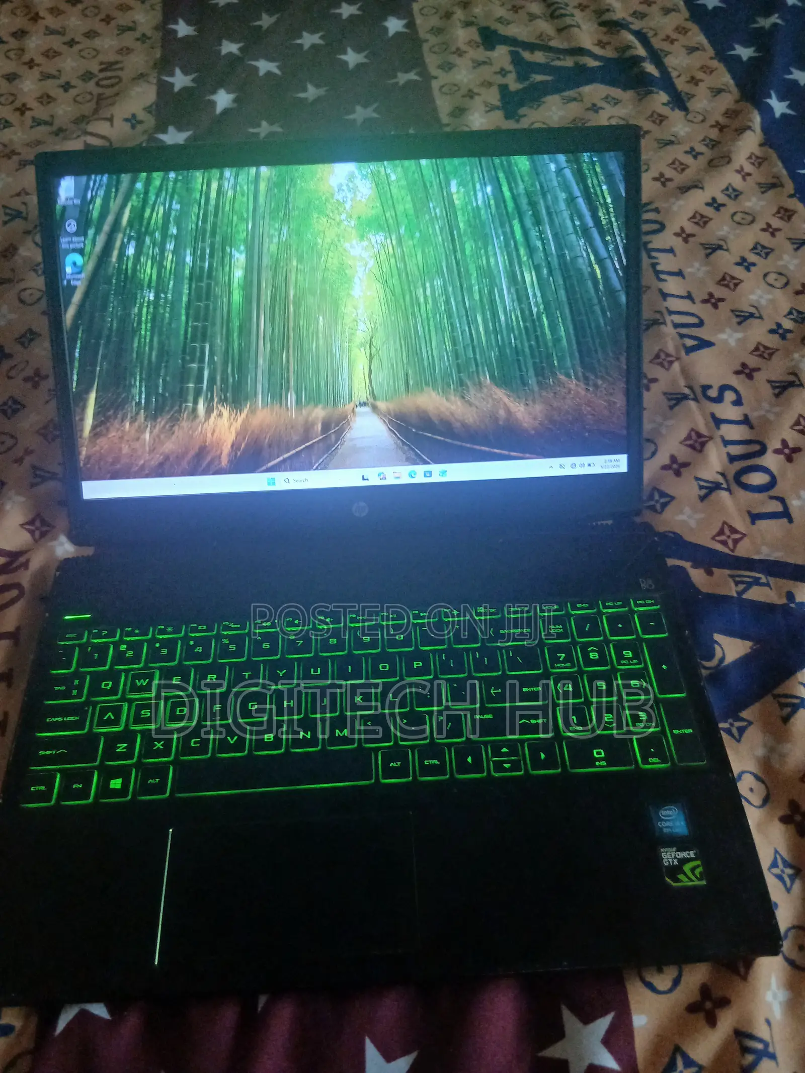 Laptop HP Pavilion 15-cs3063cl 8GB Intel Core i5 HDD+SSD 256GB