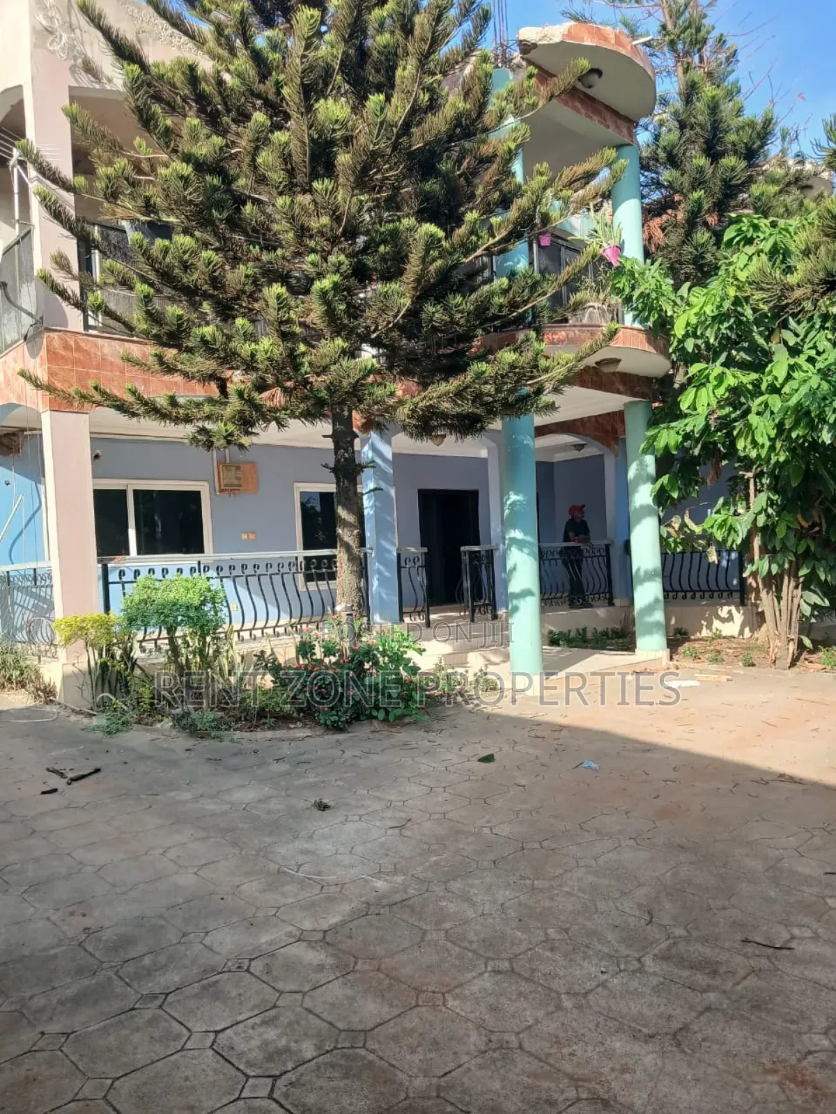 3bdrm Apartment in Ofankor for rent