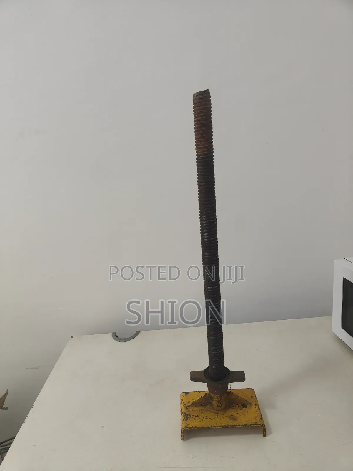 Long Base Jack
