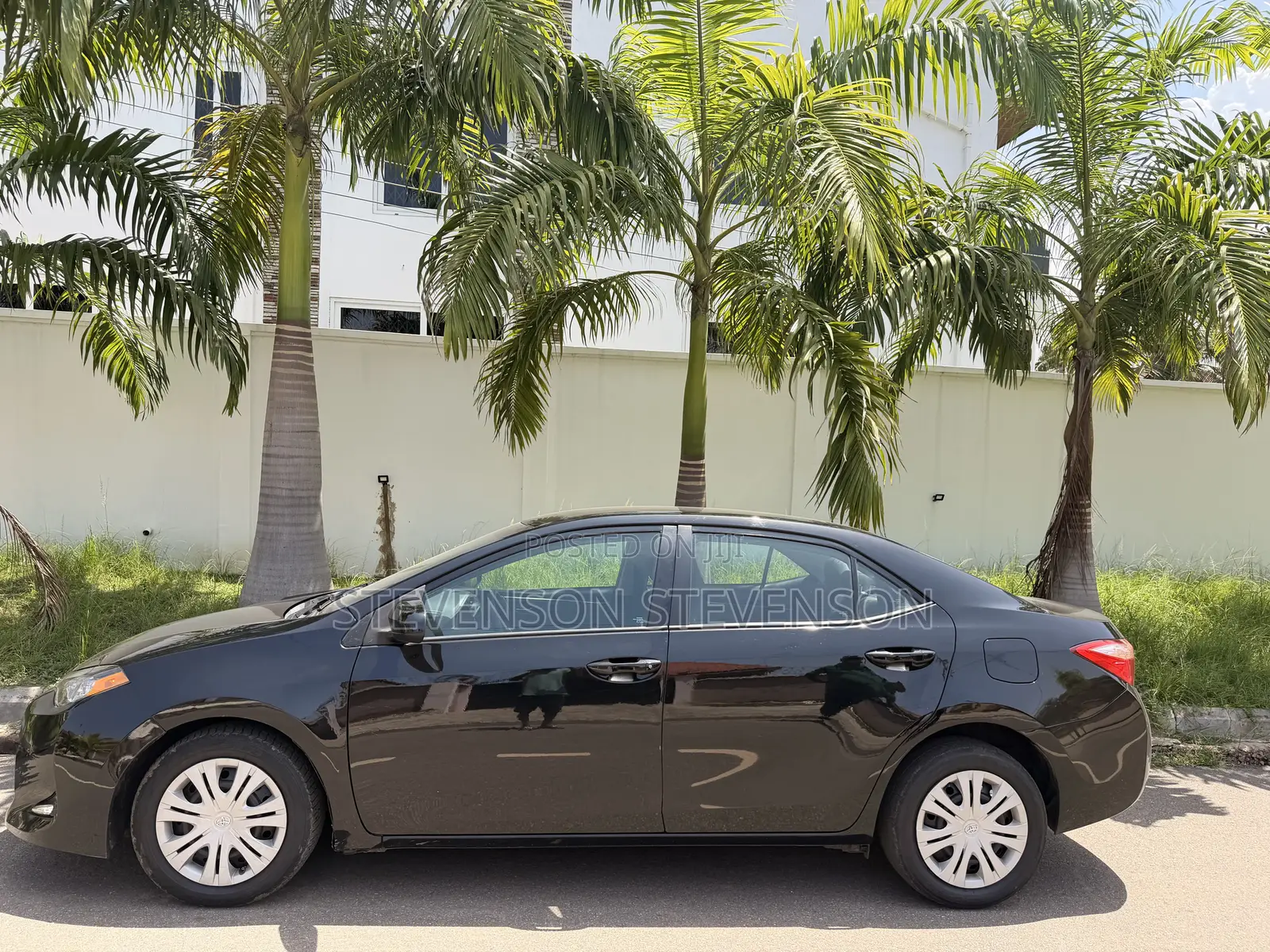 Toyota Corolla LE ECO 4dr Sedan (1.8L 4cyl CVT) 2017 Black