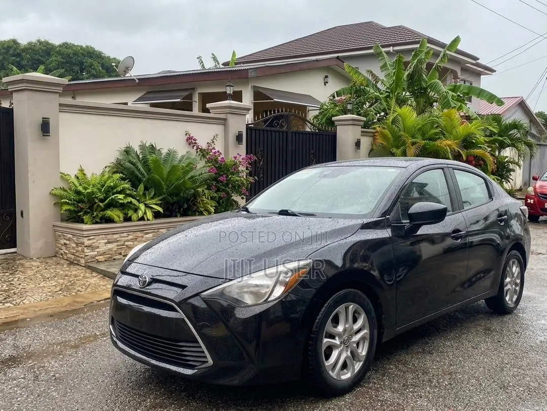 Toyota Yaris iA 1.5 FWD 2017 Gray