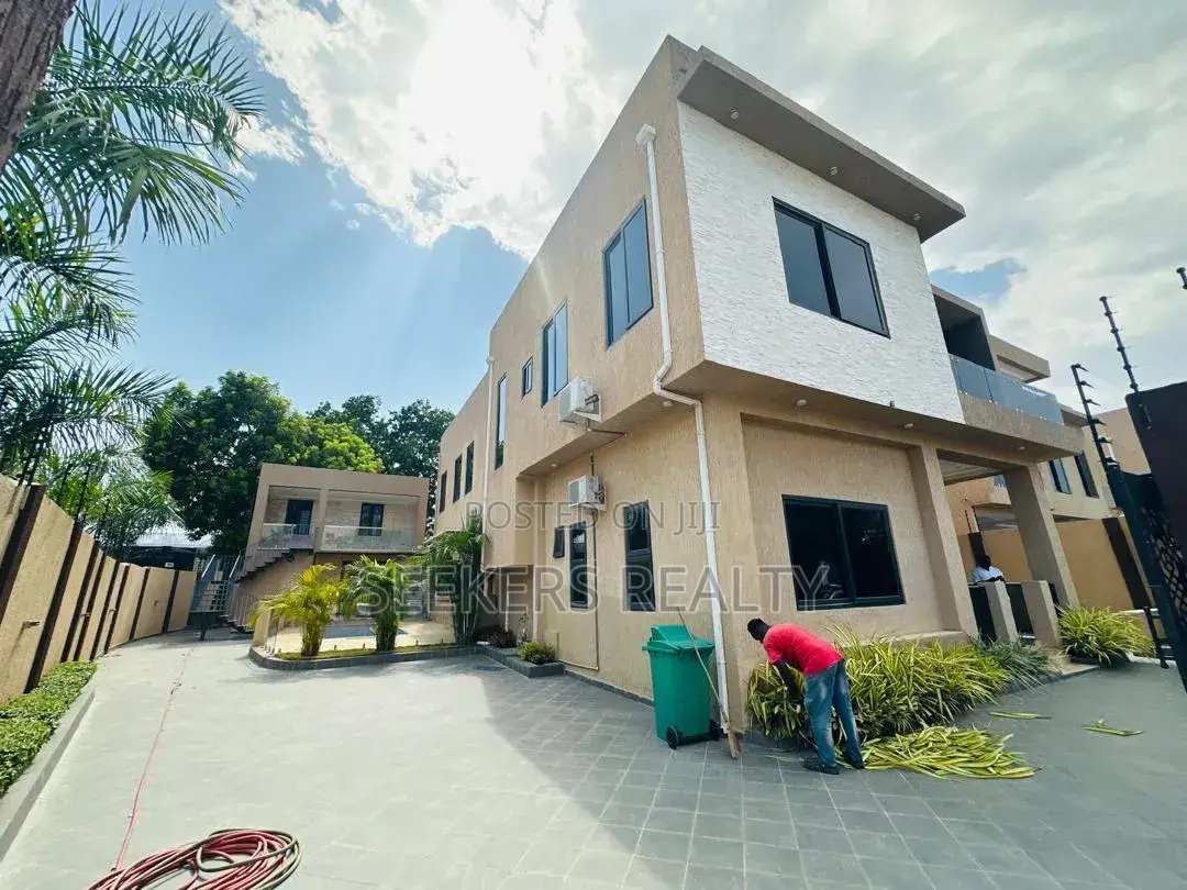5bdrm House in Seekers Realty, Accra Metropolitan for sale