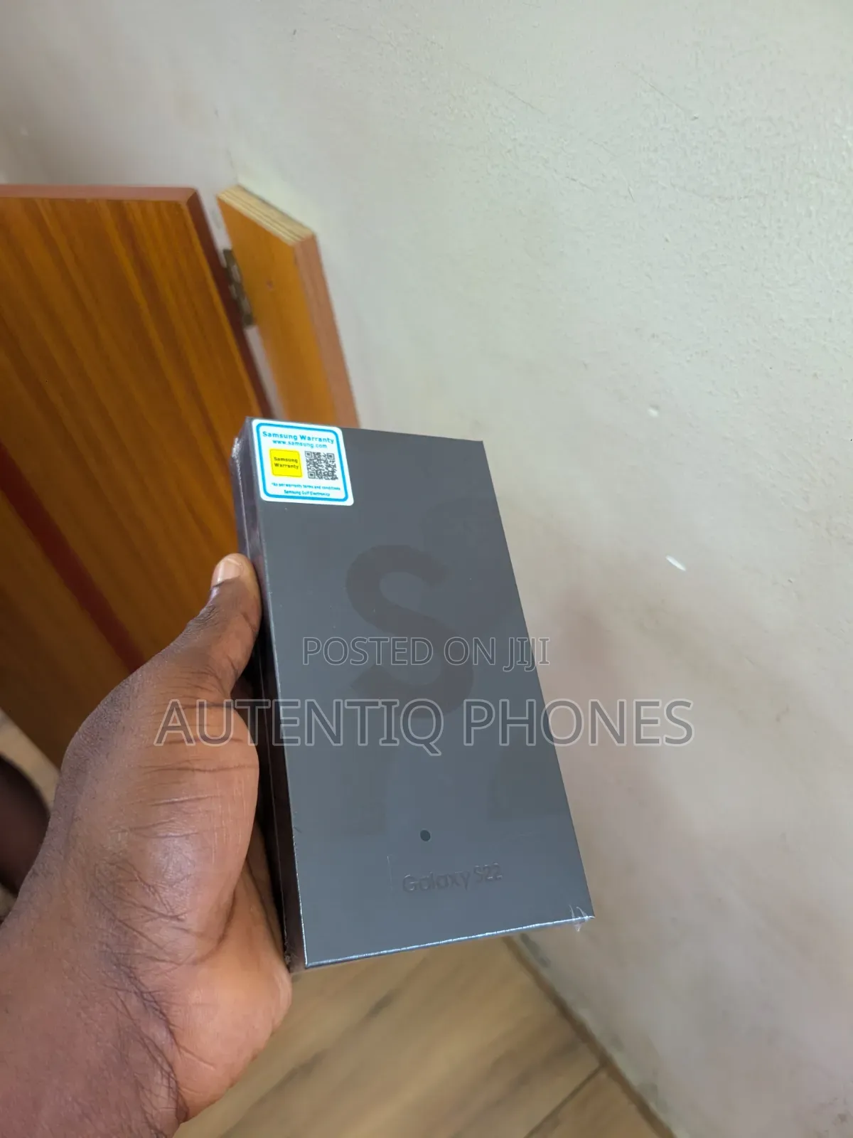 New Samsung Galaxy S22 5G 256 GB Black
