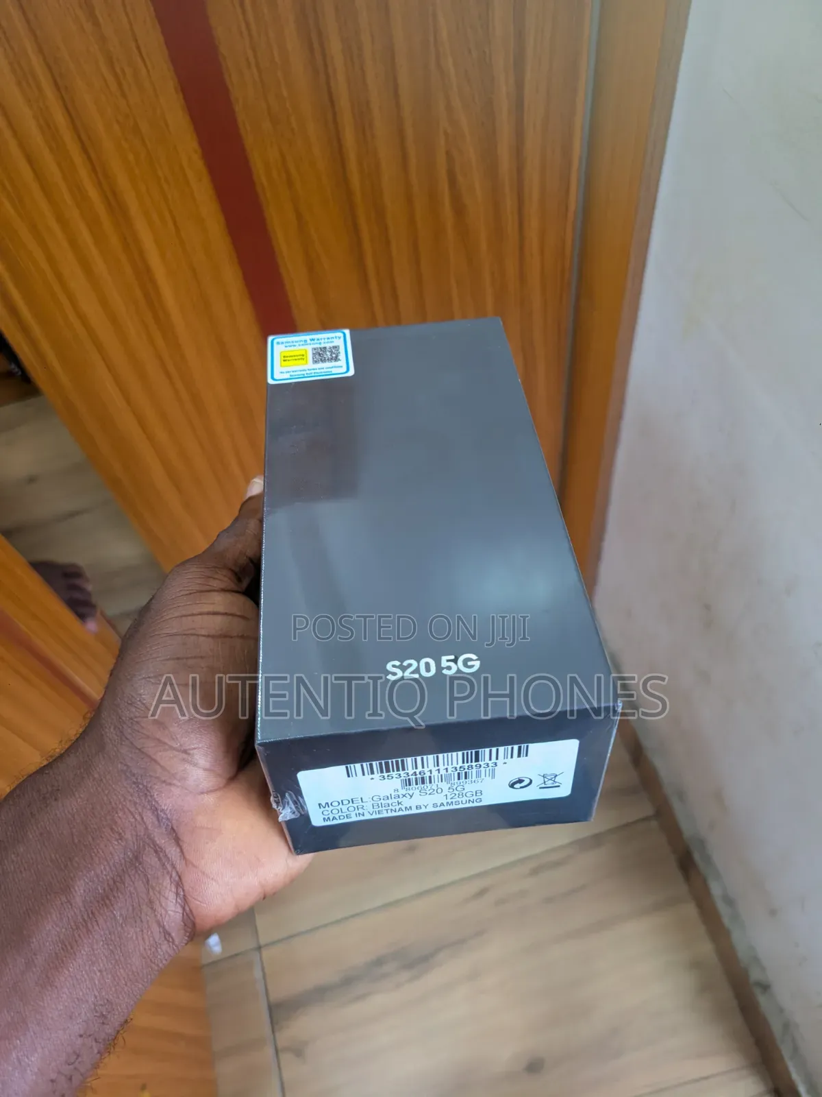 New Samsung Galaxy S20 128 GB Black