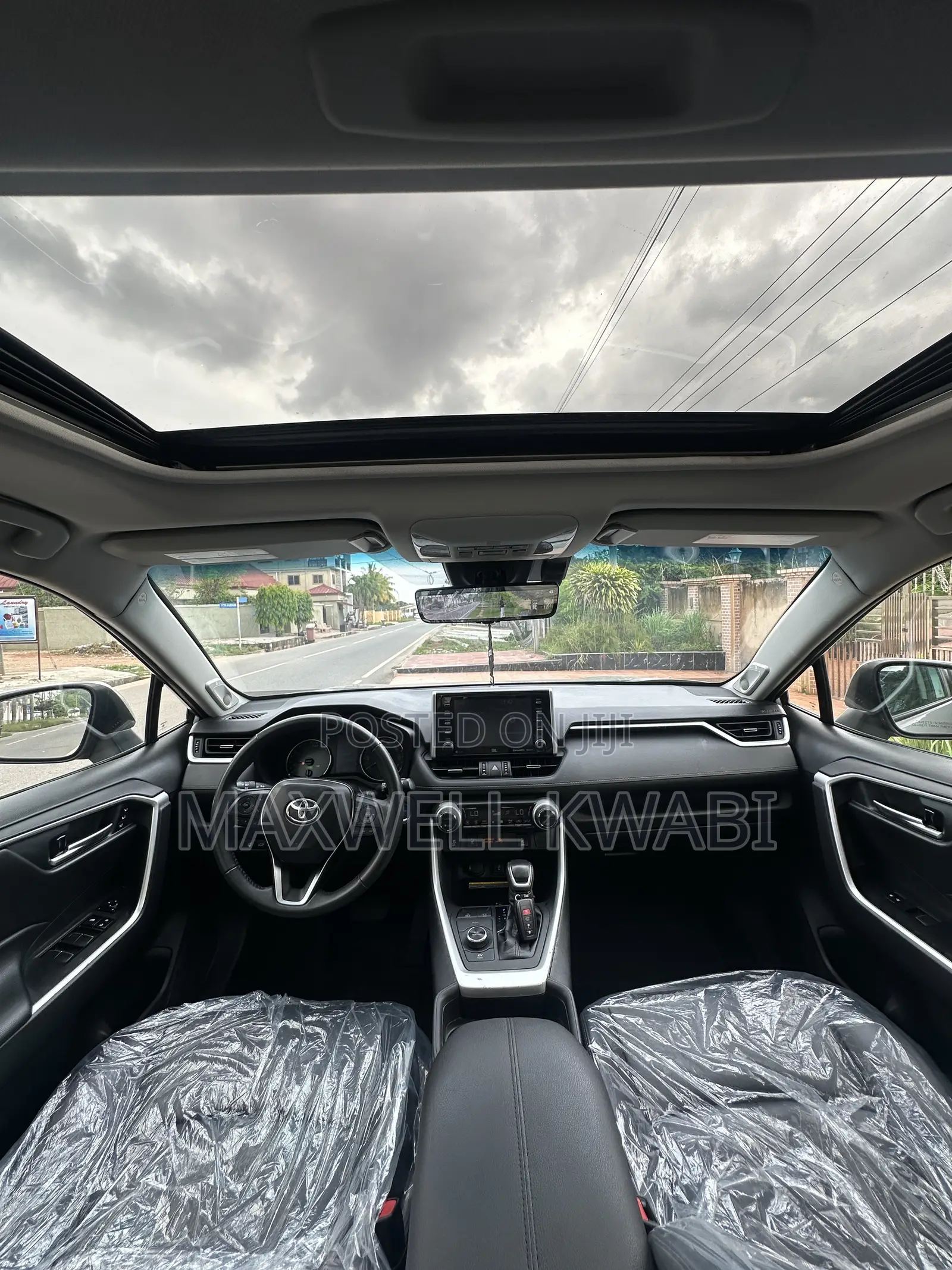 Toyota RAV4 XLE 2021 Silver