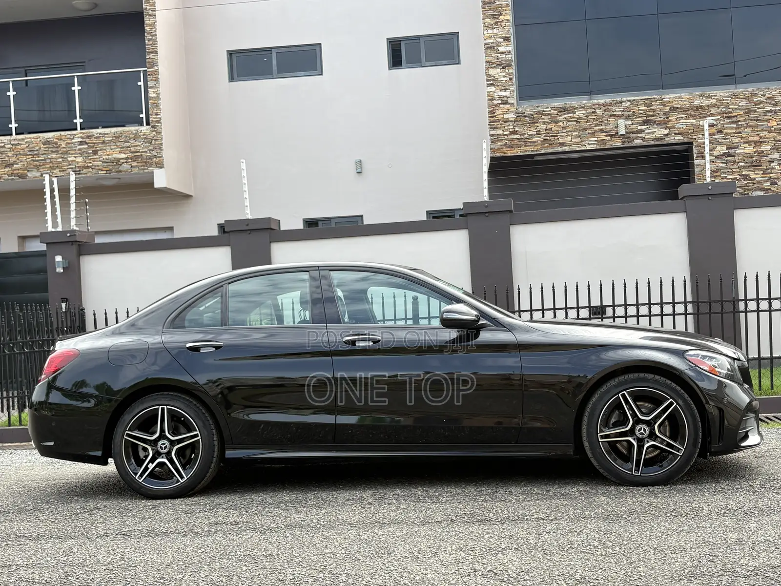 Mercedes-Benz C300 2021 Black