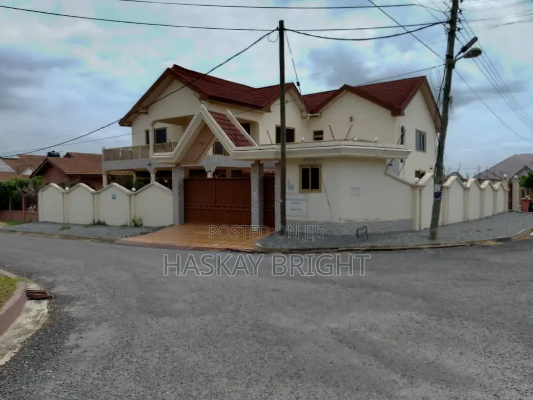 8bdrm House in Adjiriganor for rent
