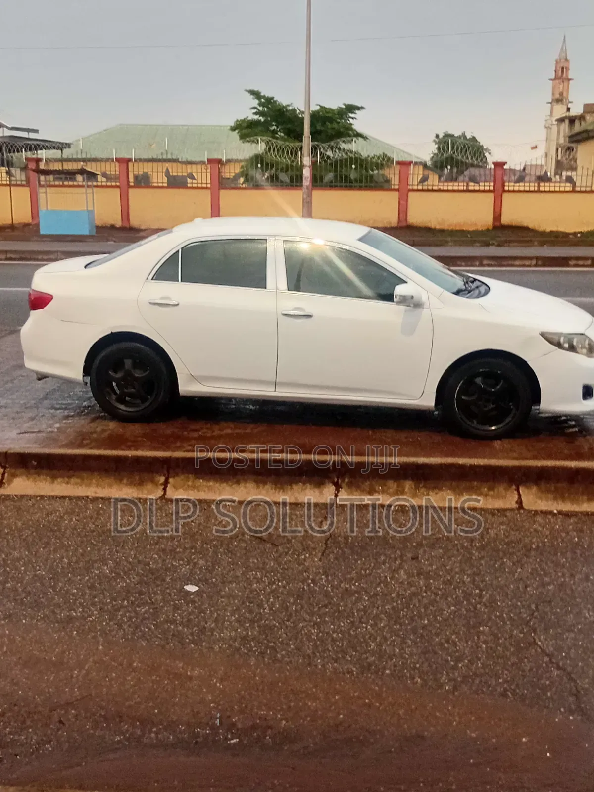 Toyota Corolla LE 4dr Sedan (1.8L 4cyl 4A) 2010 White