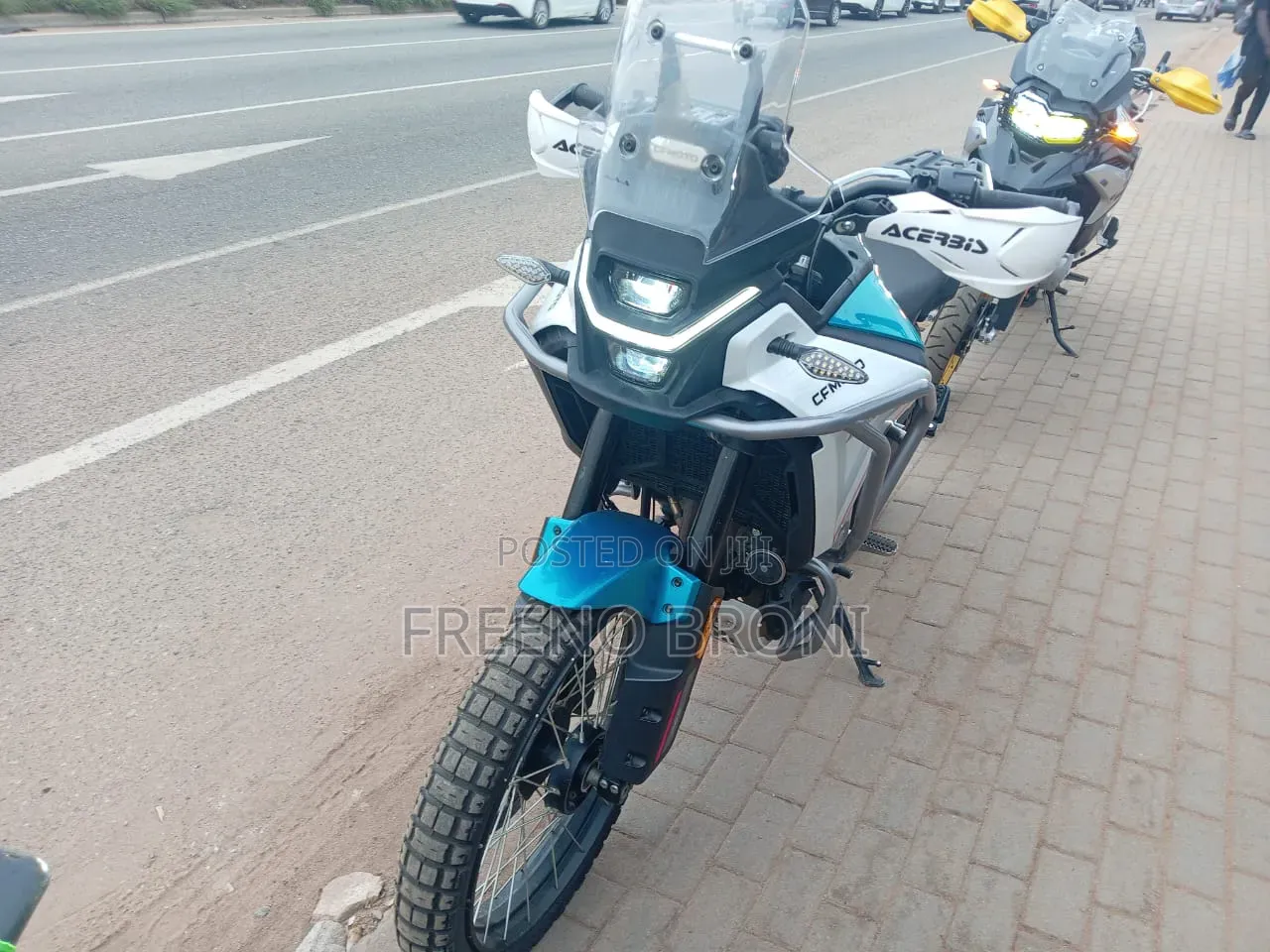 CFMoto 400NK 2025 White