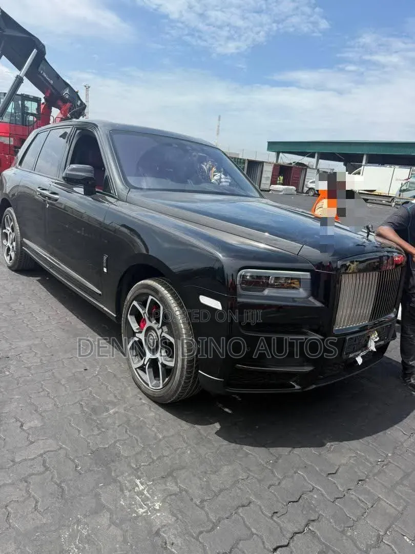 Rolls-Royce Cullinan Black Badge 2024 Matt Black