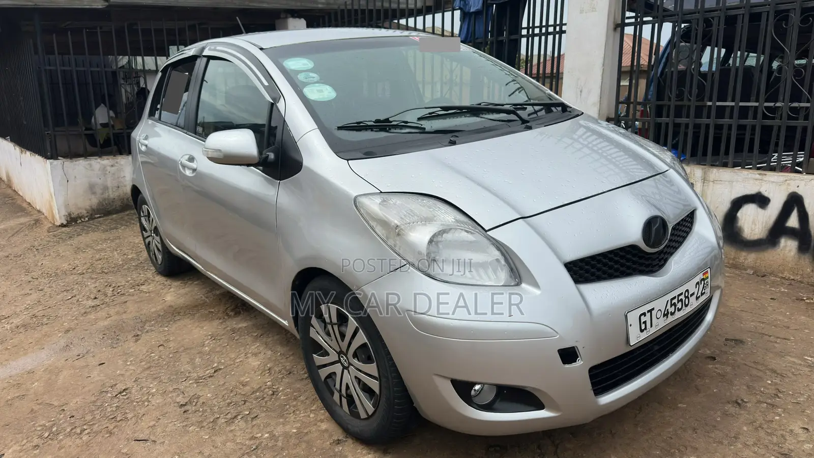 Toyota Vitz 1.5 FWD 3dr 2010 Silver