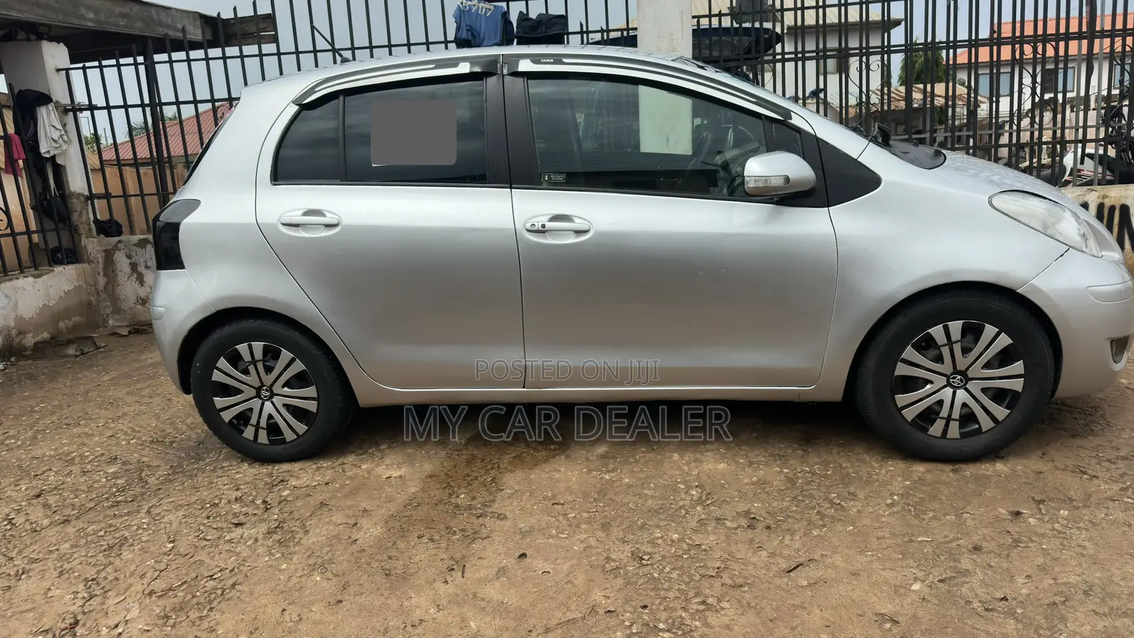 Toyota Vitz 1.5 FWD 3dr 2010 Silver