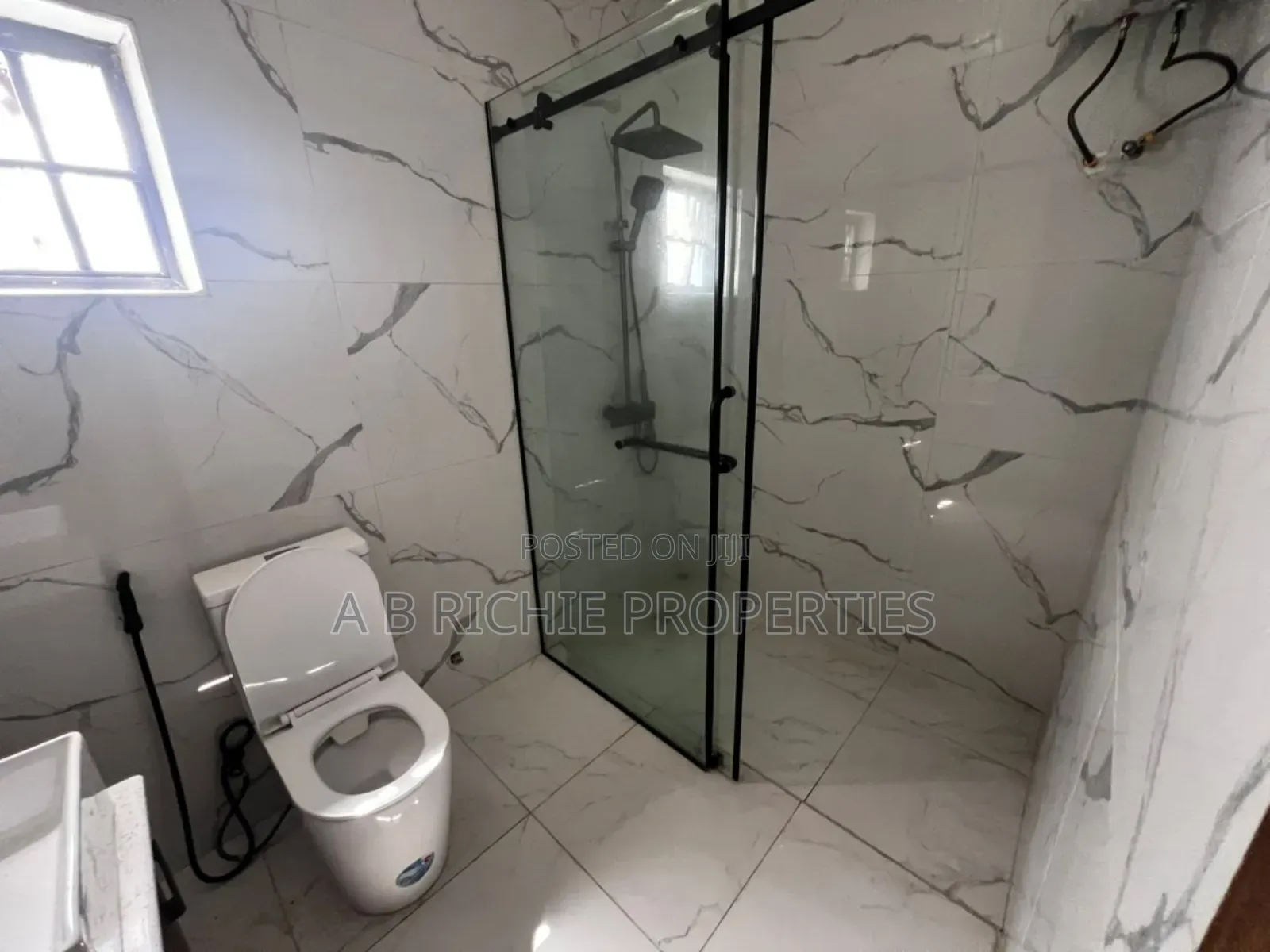 5bdrm Duplex in Ab Richie Properties, Boundary Road Area for sale