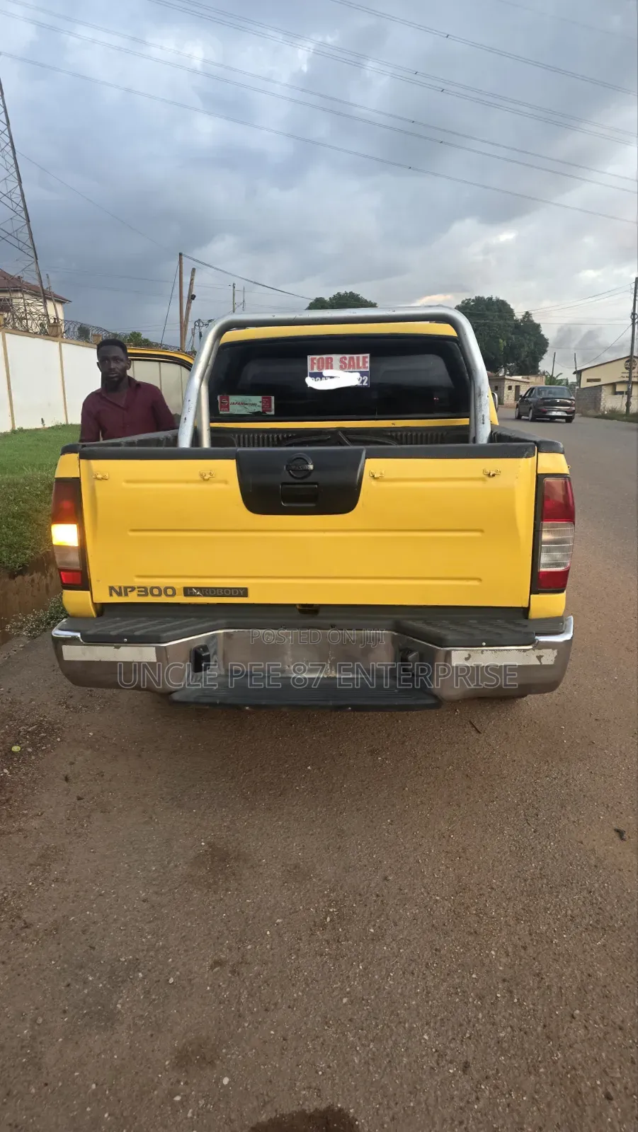 Nissan Hardbody 2017 Yellow