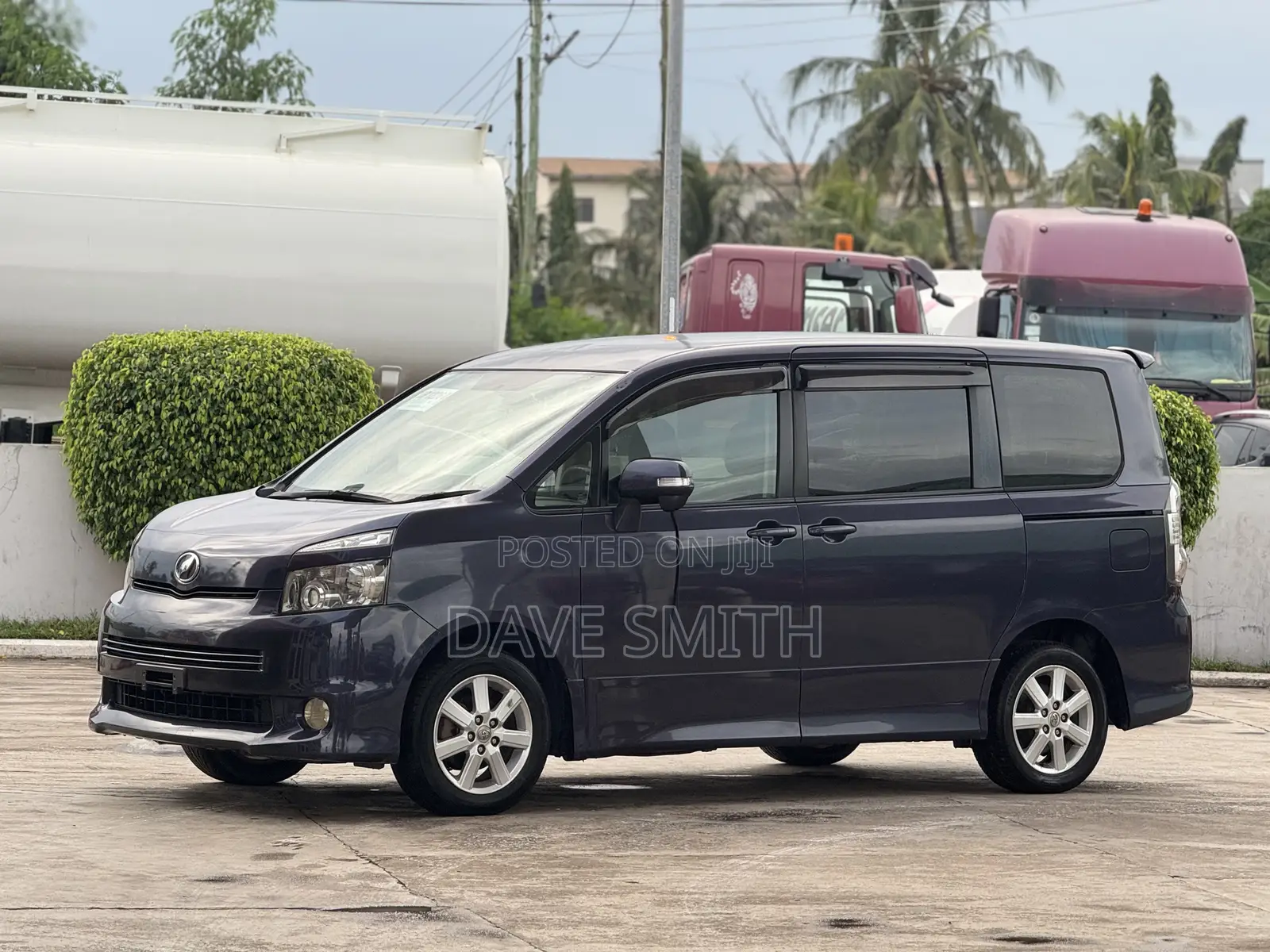 Toyota Voxy 2011 Blue