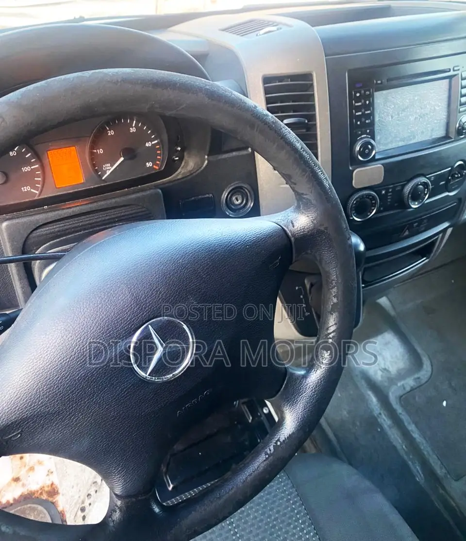 Mercedes-Benz Sprinter 2011 White