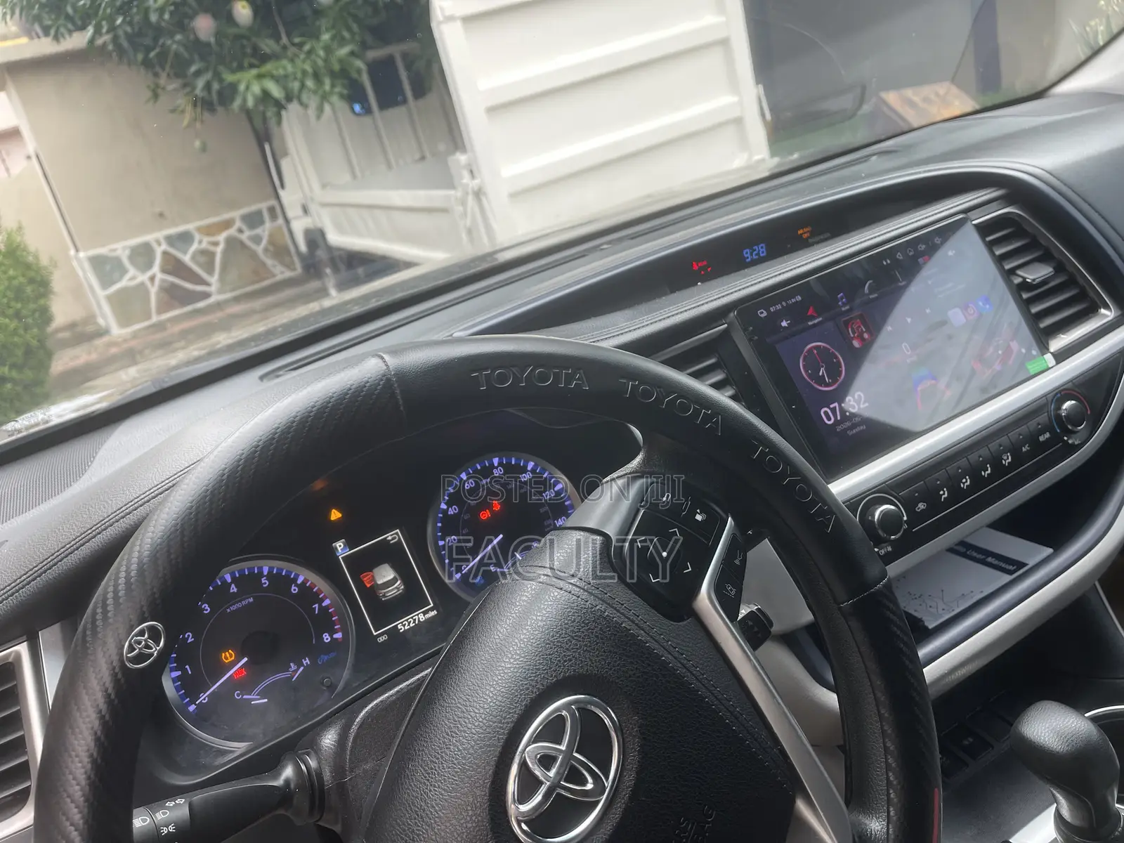 Toyota Highlander LE Plus 2019 Black