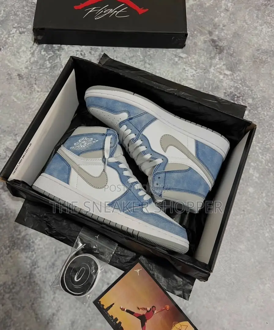 Air Jordan One Retro High Og Hyper Royal Sneaker