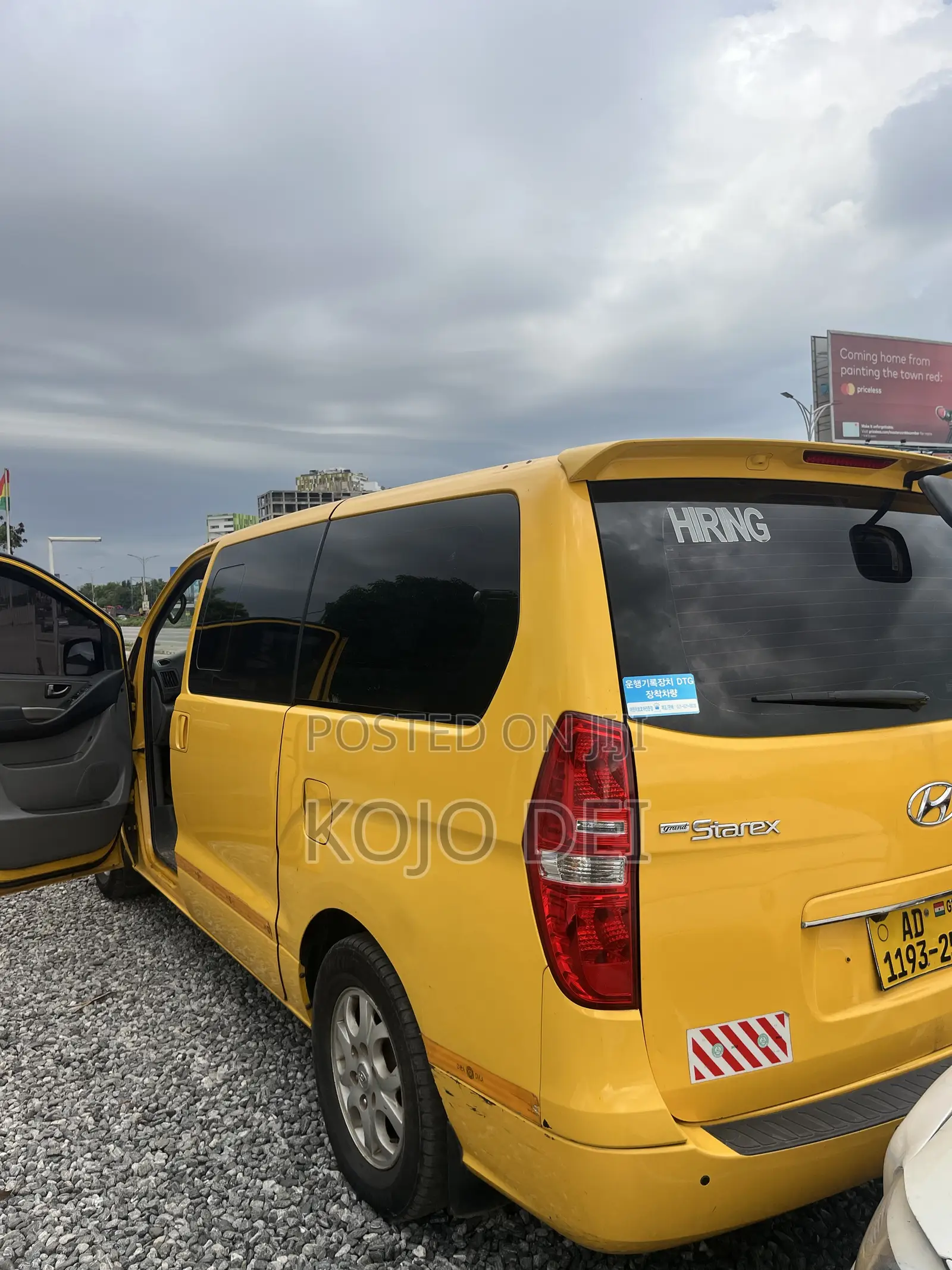Hyundai Starex 2014 Yellow