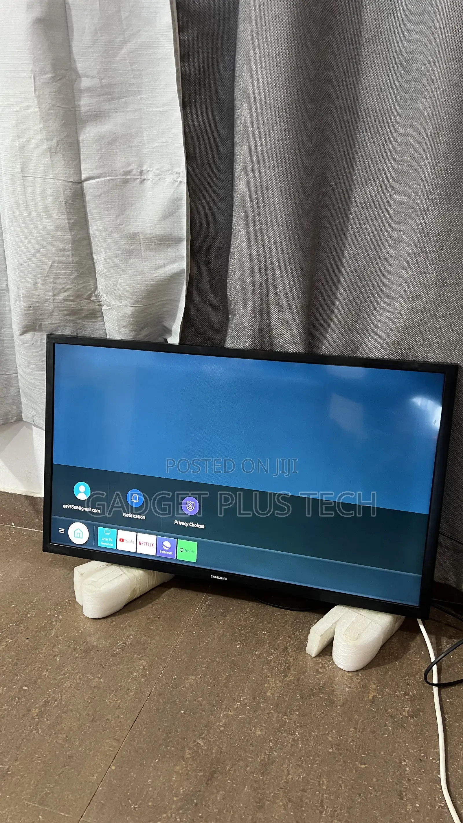 2020/21 32” Samsung Hd+ Smart Tv From Europe