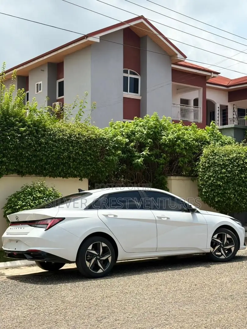Hyundai Elantra SEL 2023 White