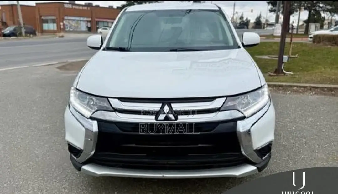 Mitsubishi Outlander 2018 White