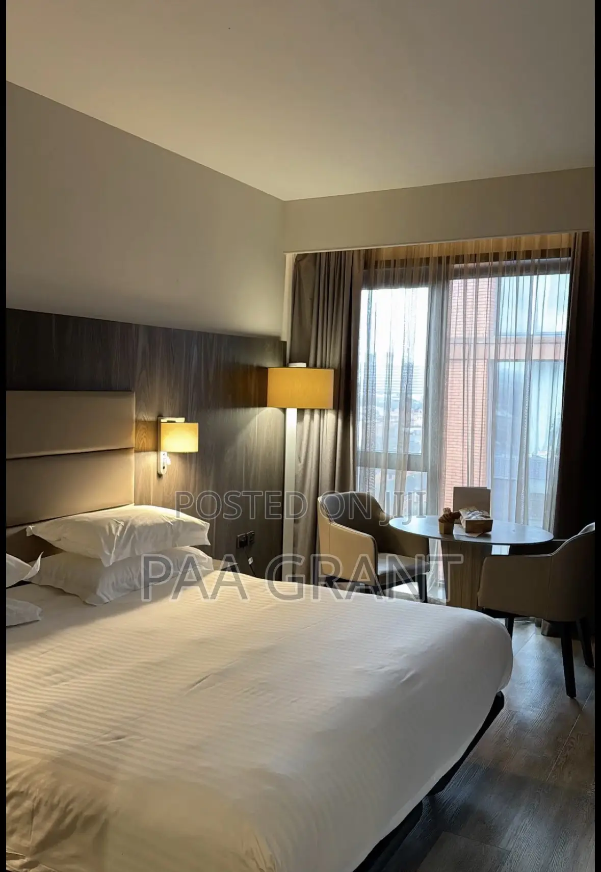 Luxury Rooms Start Here (2 Pure Cotton Hotel Bedsheets ,4 Pillow Cases