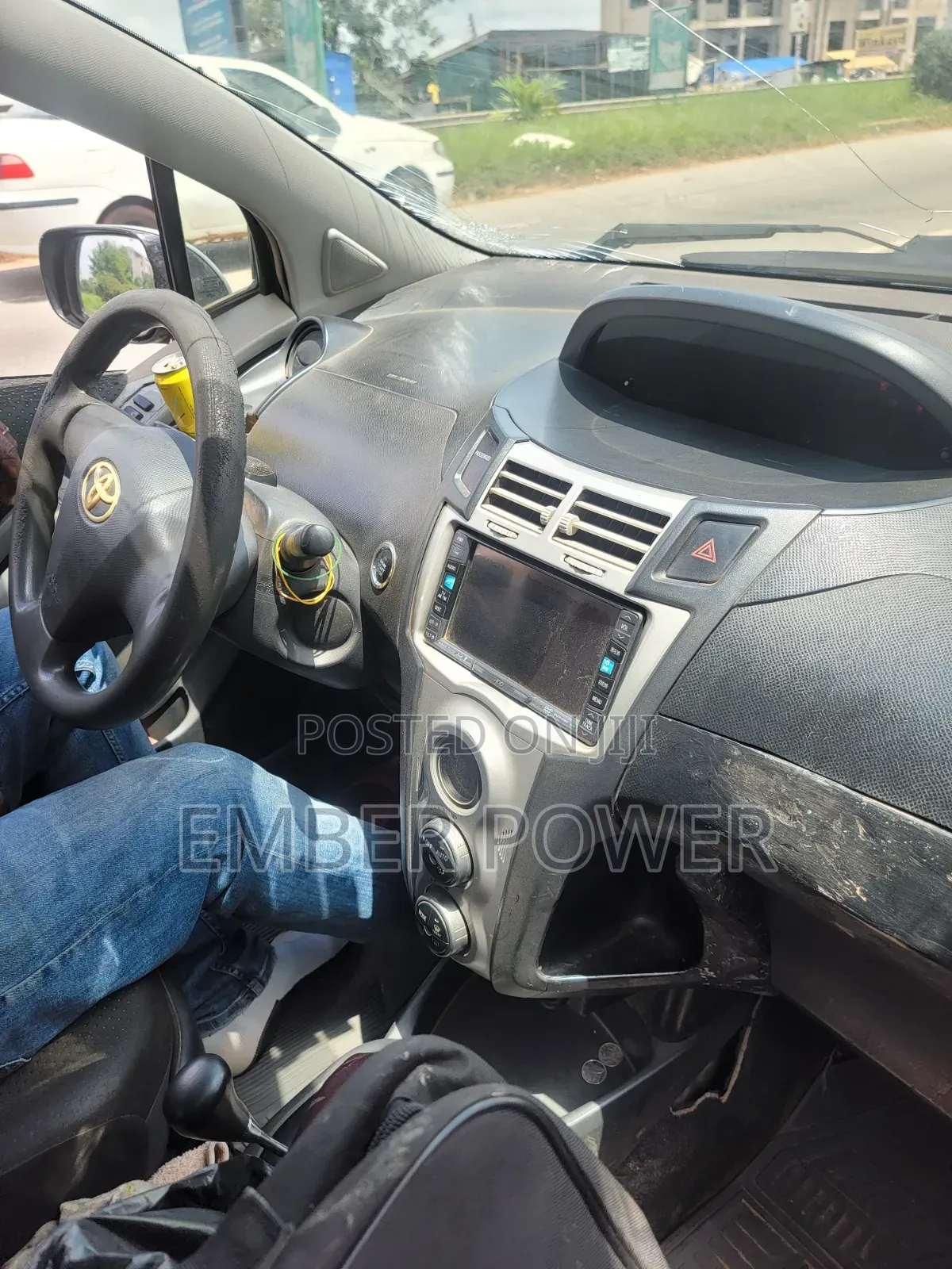 Toyota Vitz 2010 Silver