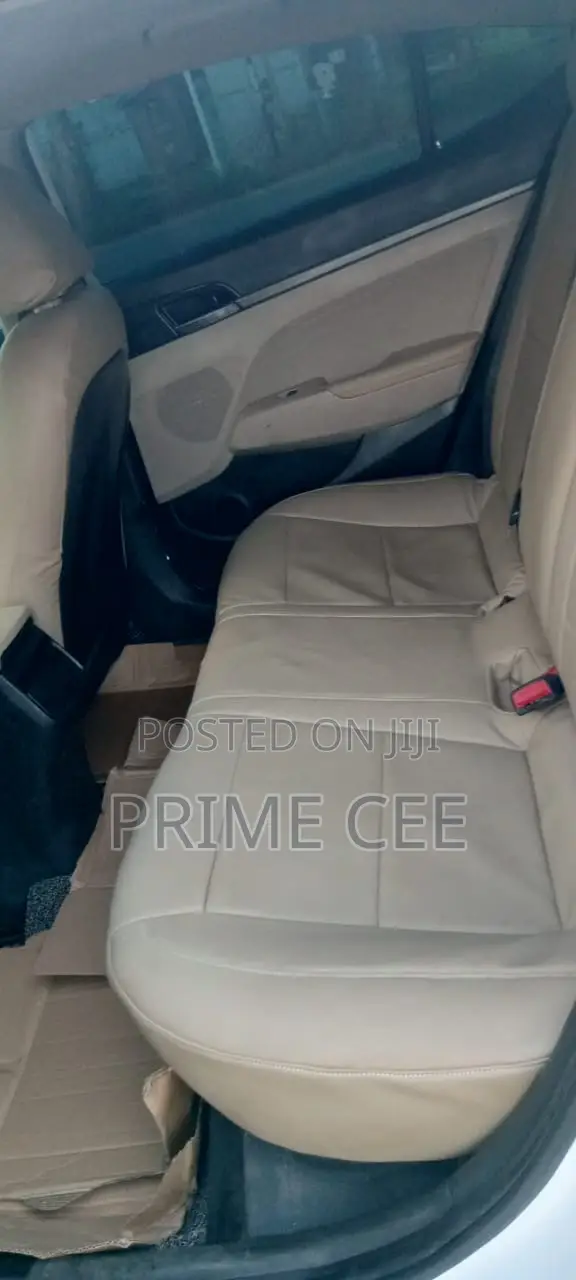 Hyundai Elantra SE 2018 White