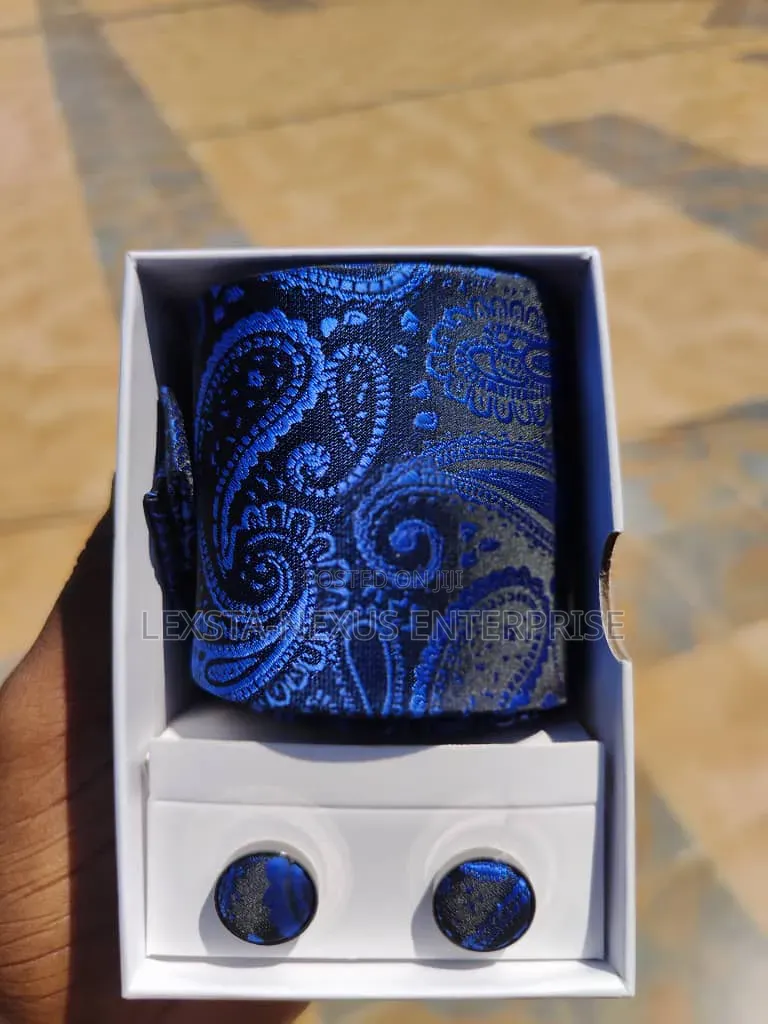 Quality Flying Tie, Cufflinks Pocket Square in a Box