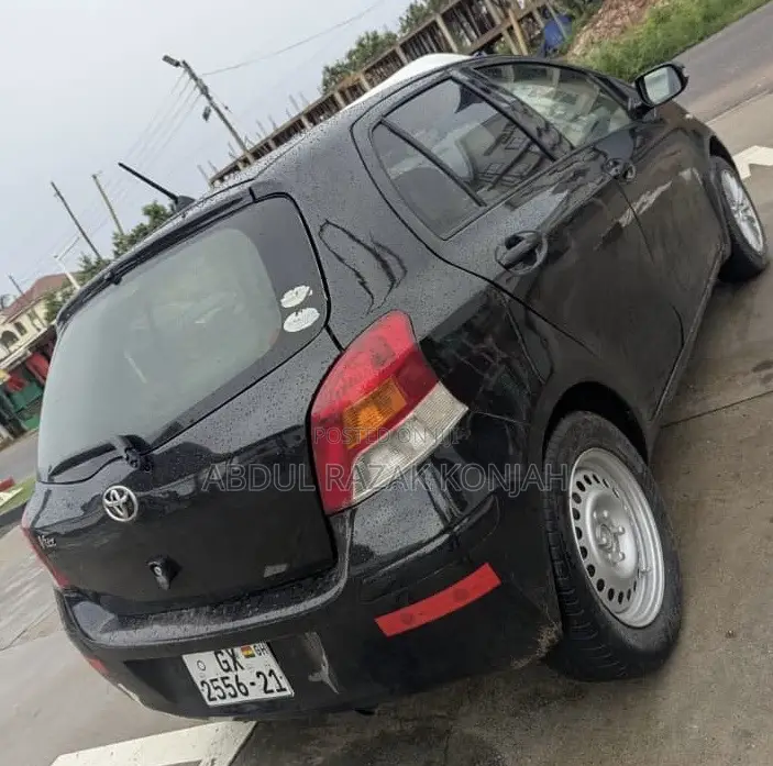 Toyota Vitz 2010 Black
