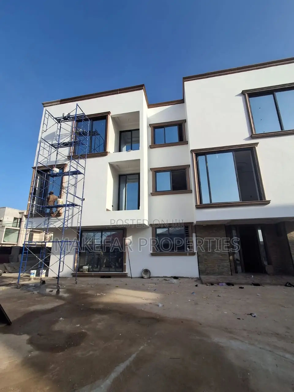 2bdrm Apartment in Adjiriganor for sale