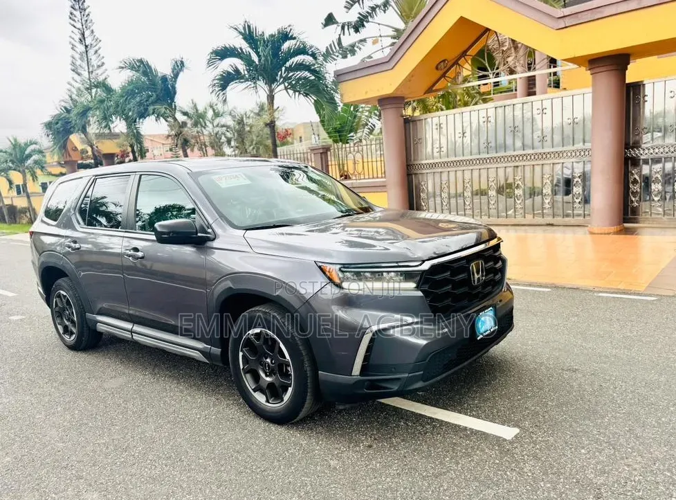 Honda Pilot EX-L 8 Passenger AWD 2023 Silver