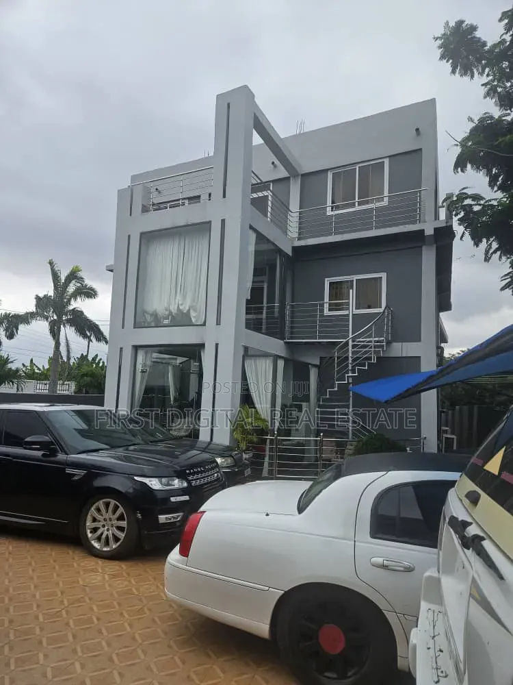 7 Bedroom Mansion Furnished for Sale at Roman Ridge