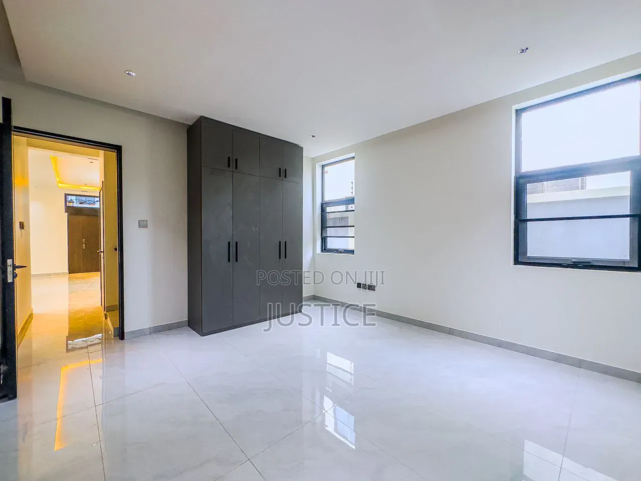 4bdrm House in East Airport for sale