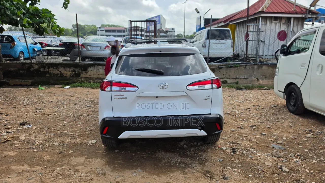 Toyota Corolla Cross 1.8 Petrol AWD 2022 White