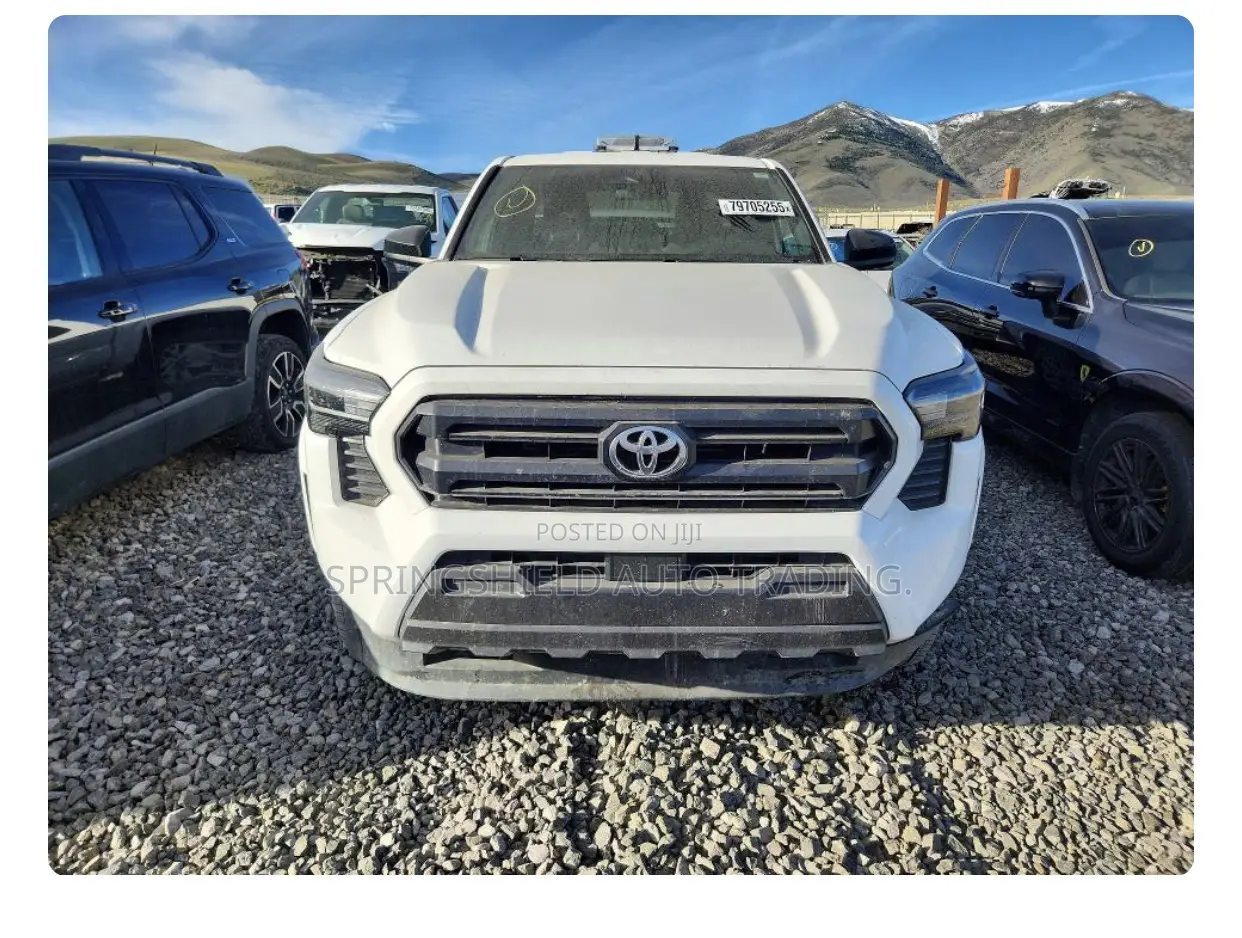Toyota Tacoma 2025 White