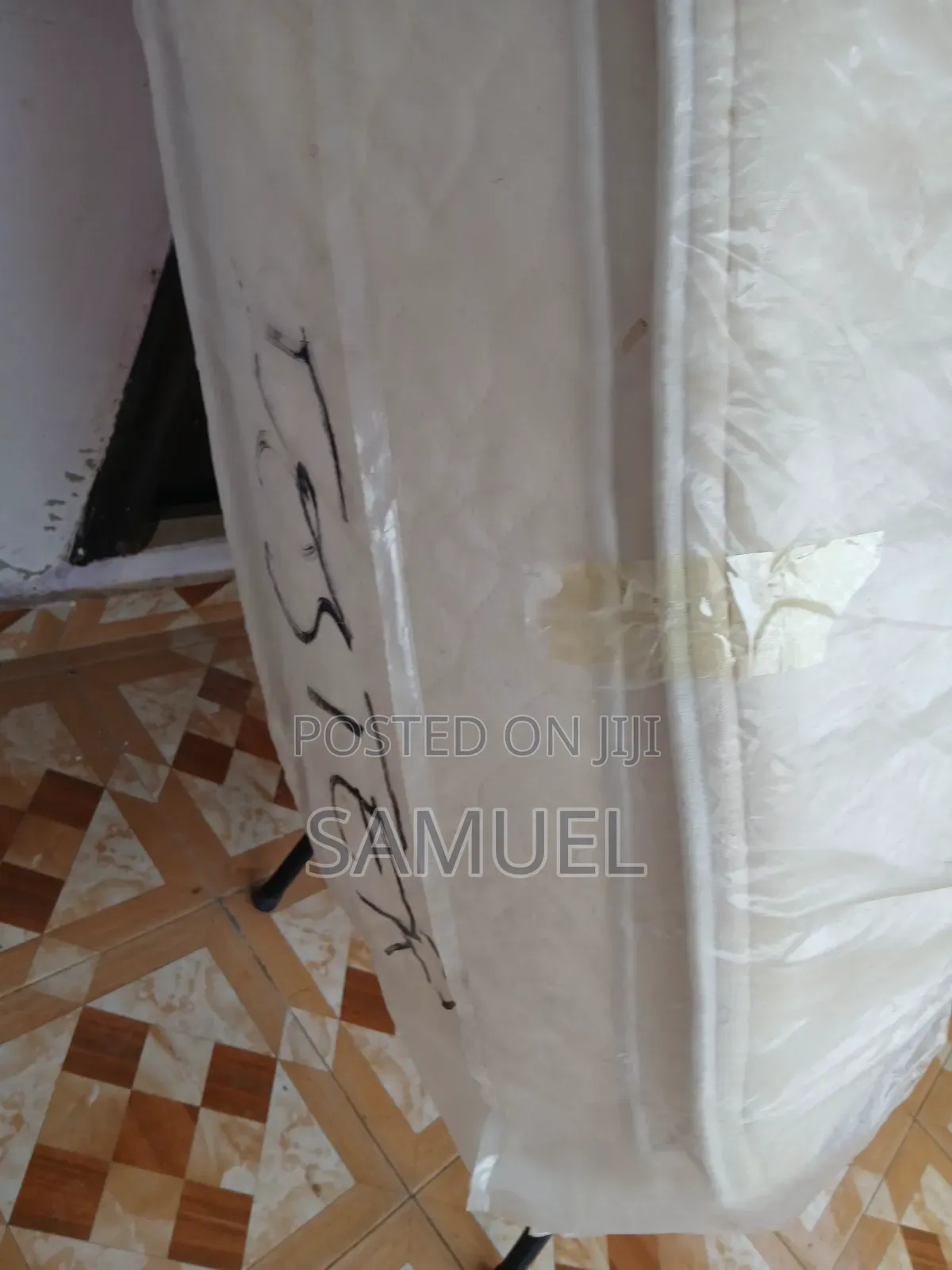 King Mattress 14"76/80. 3,400 Very Strong