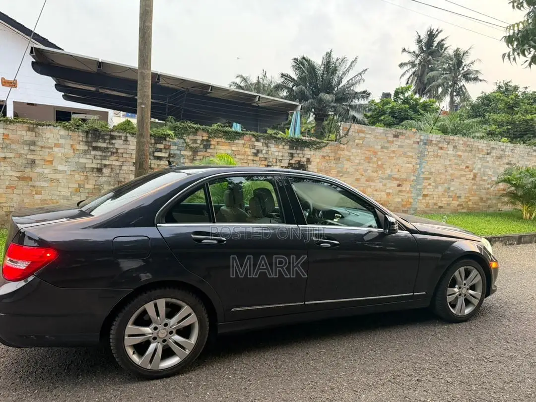 Mercedes-Benz C300 2013 Gray