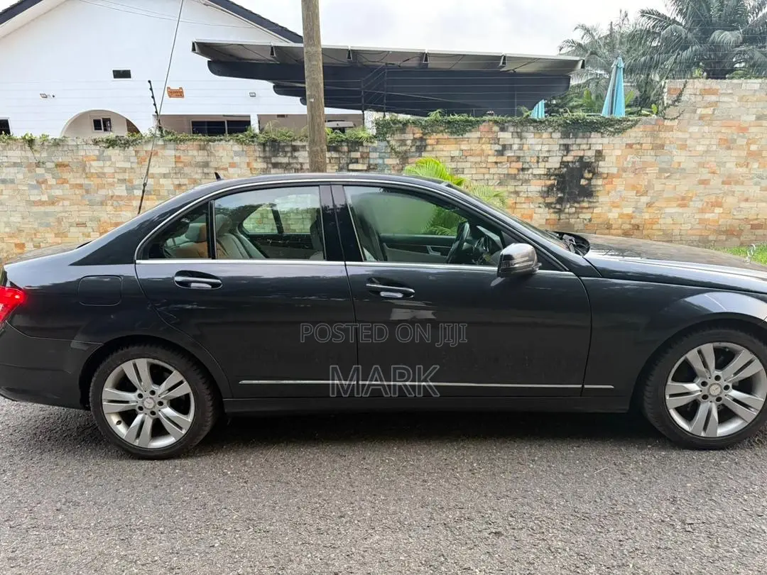 Mercedes-Benz C300 2013 Gray