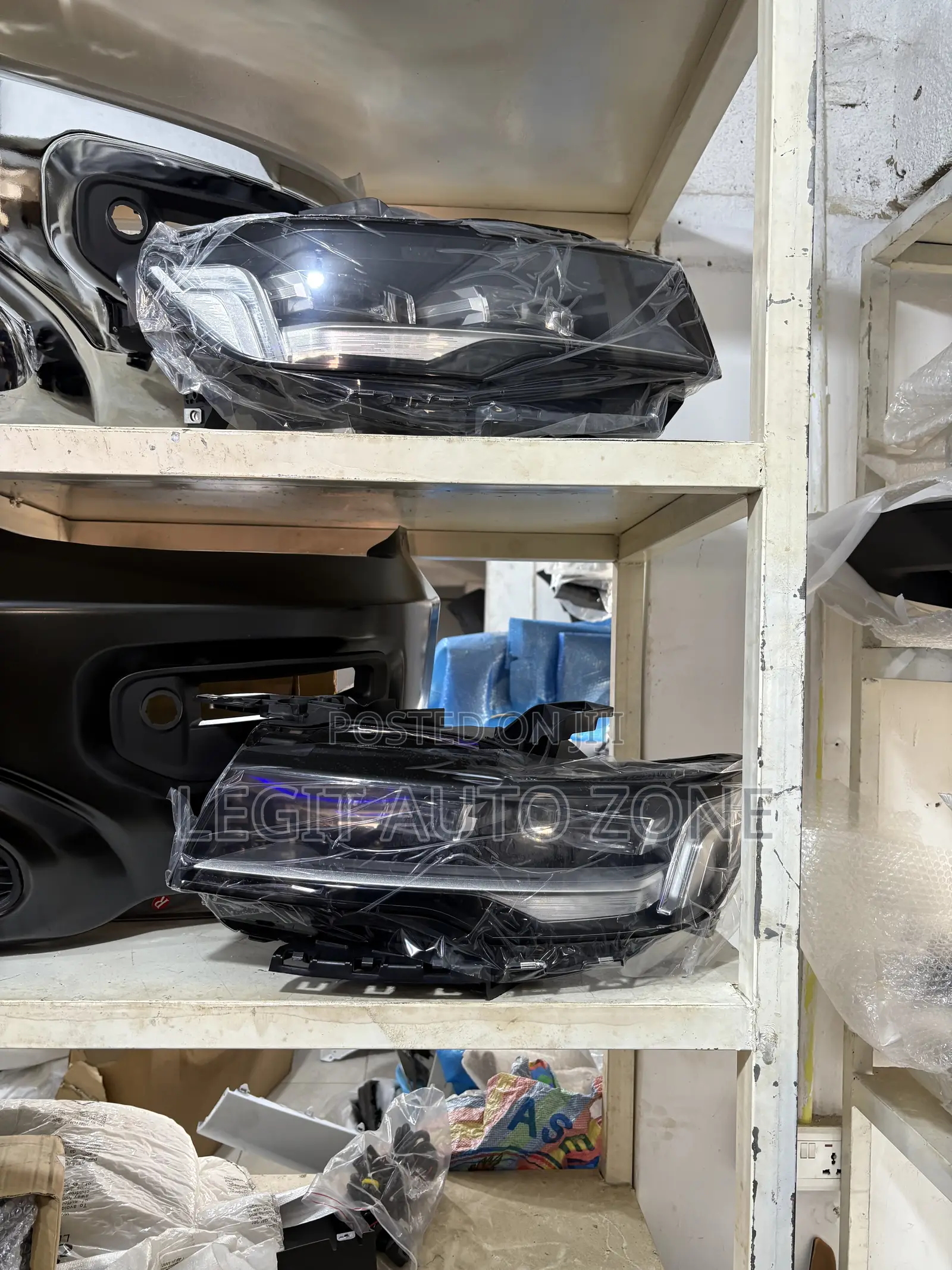 Cadillac Escalade 2022,2023,2024,2025,Headlight Available