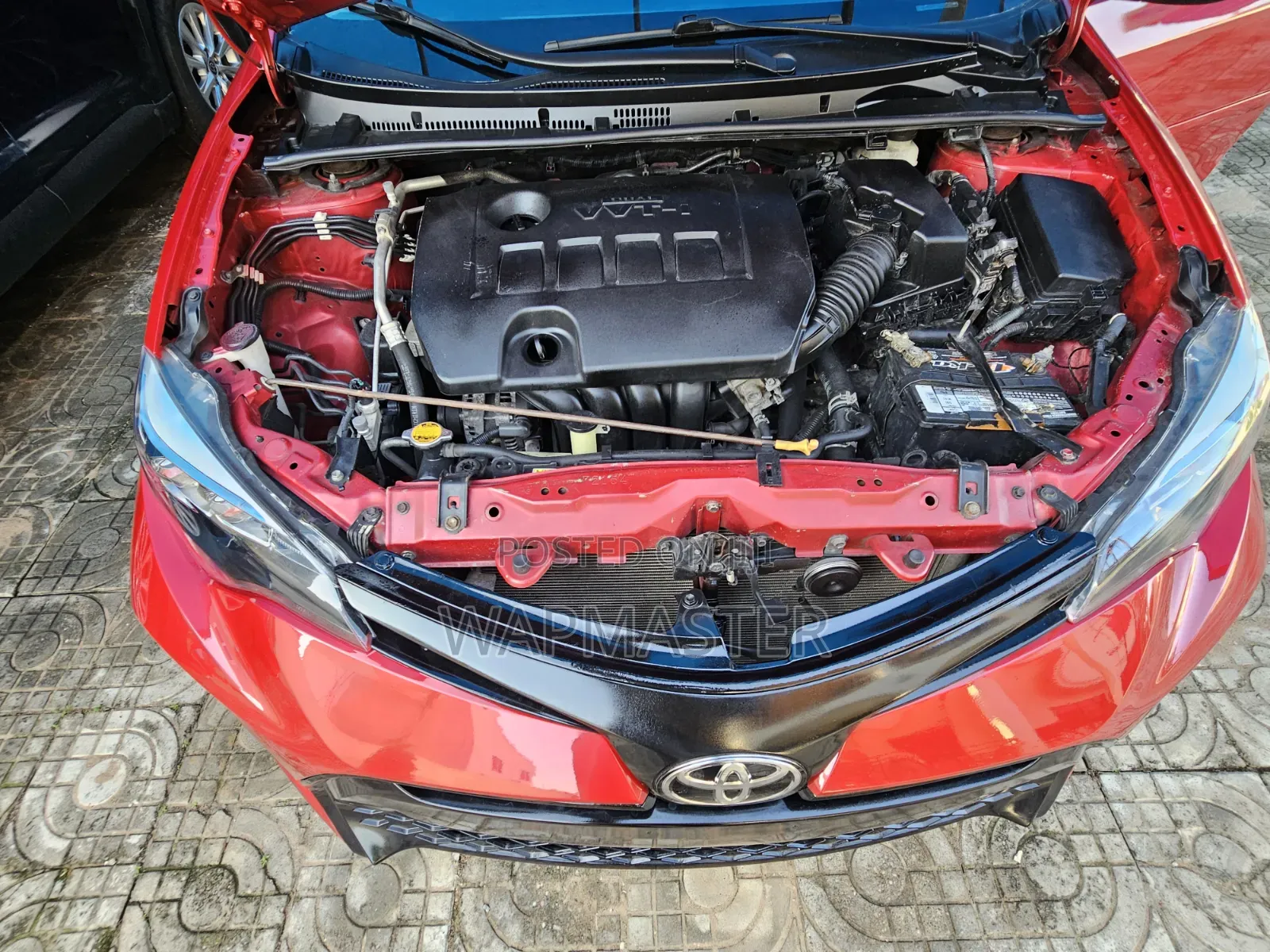 Toyota Corolla SE (1.8L 4cyl 6M) 2018 Red