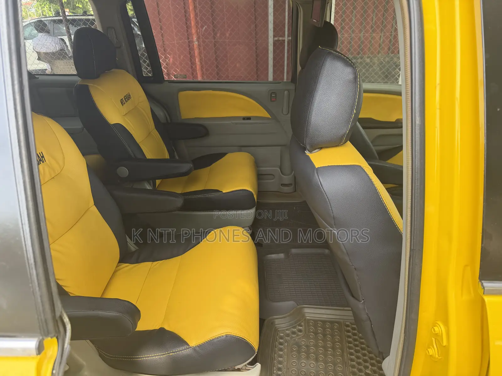 Honda Odyssey 2.4 4WD 2010 Yellow
